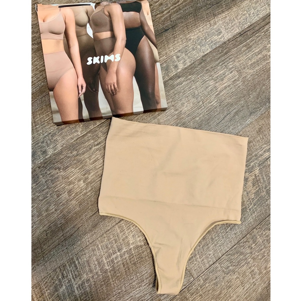 SKIMS CORE CONTROL THONG